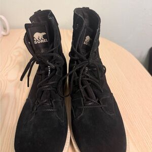 Waterproof Sorel winter boots in black